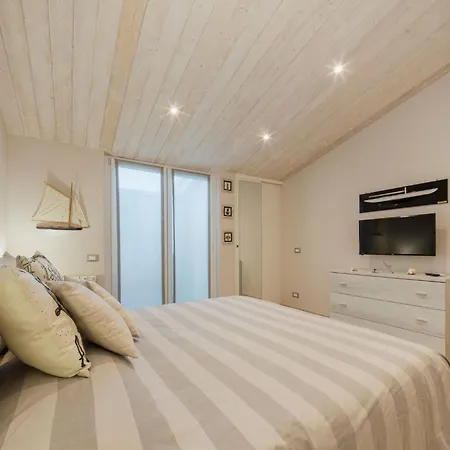 La Mansardina By Interhome Lejlighed *