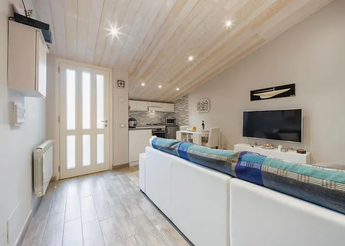 La Mansardina By Interhome *