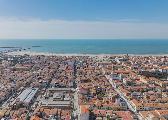 La Mansardina By Interhome Viareggio