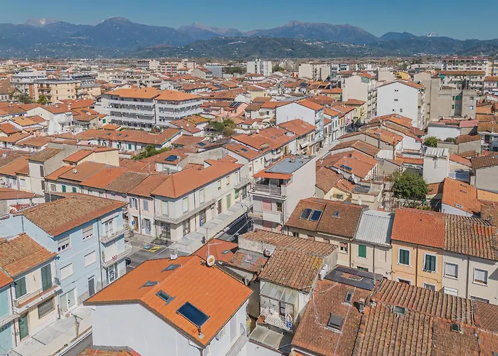 La Mansardina By Interhome Viareggio