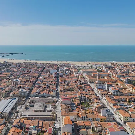 La Mansardina By Interhome Viareggio