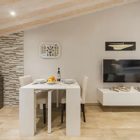 La Mansardina By Interhome * Viareggio