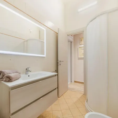 La Mansardina By Interhome Daire *