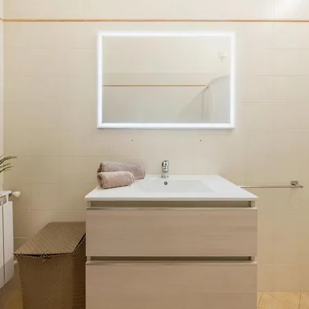 Daire La Mansardina By Interhome