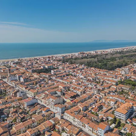 La Mansardina By Interhome Viareggio