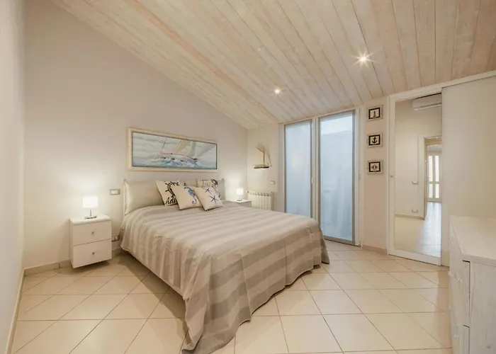 La Mansardina By Interhome * Βιαρέτζιο