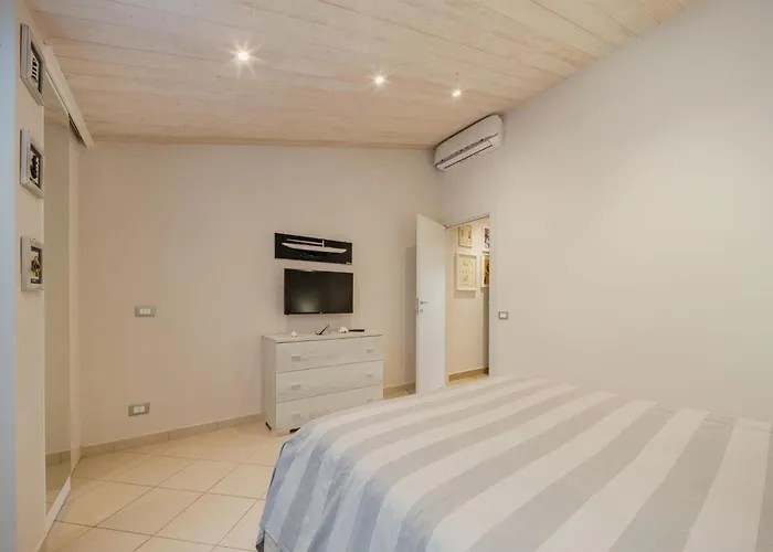 La Mansardina By Interhome