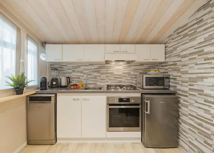 La Mansardina By Interhome * Βιαρέτζιο