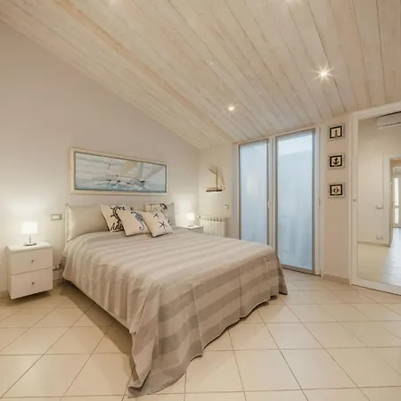 La Mansardina By Interhome * Viareggio