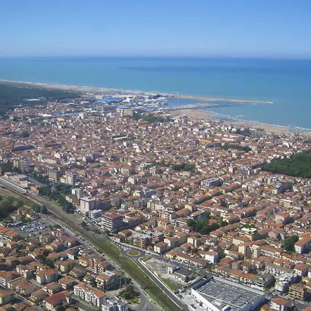 La Mansardina By Interhome Viareggio